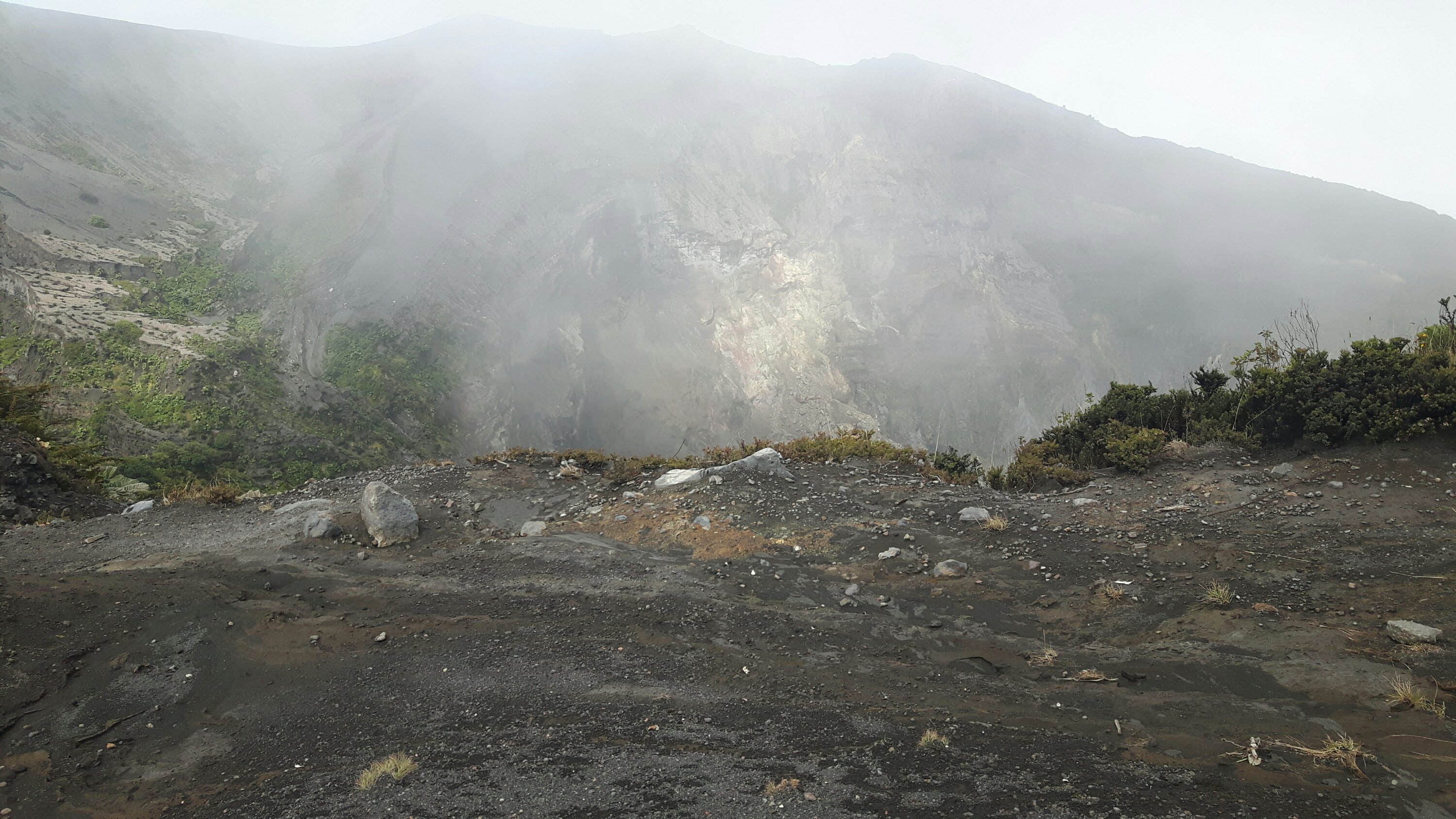 Irazu volcano 